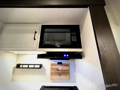 2026 Venture RV SportTrek Touring Edition - Photo 15