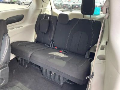 2023 Chrysler Voyager — photo 17 view