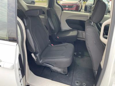 2023 Chrysler Voyager — photo 19 view