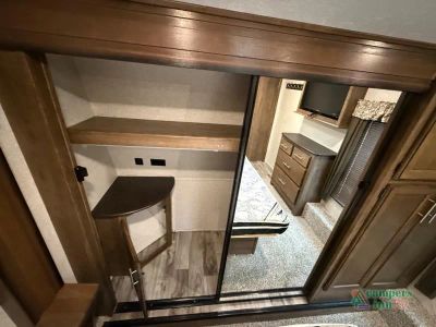 2018 Keystone RV Cougar — photo 43 view