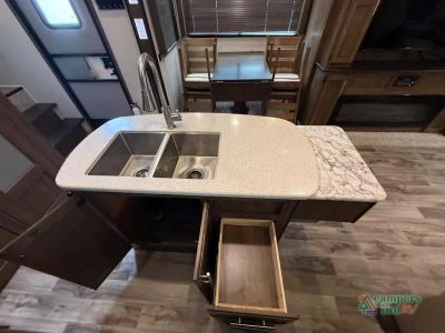 2018 Keystone RV Cougar — photo 13 view
