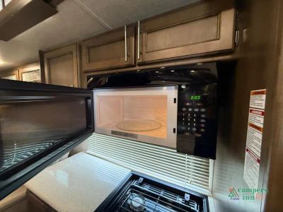 2018 Keystone RV Cougar — photo 8 view
