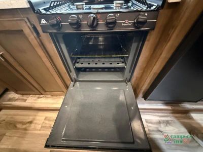 2018 Keystone RV Cougar — photo 18 view