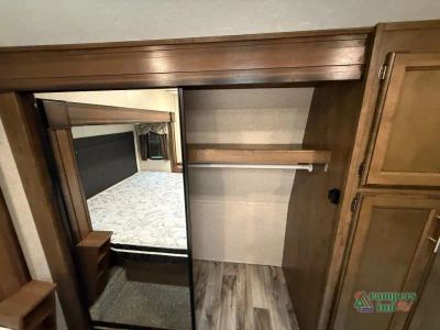 2018 Keystone RV Cougar — photo 42 view