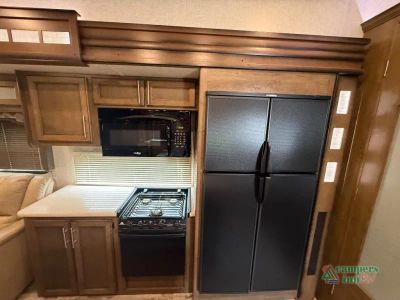 2018 Keystone RV Cougar — engine compartment view