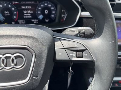 2025 Audi Q3 - Photo 17