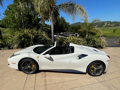 2017 Ferrari 488 - Photo 2
