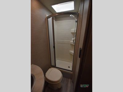 2021 Thor Motor Coach Freedom Elite — photo 43 view