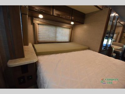 2021 Thor Motor Coach Freedom Elite — photo 35 view