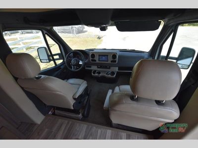 2021 Thor Motor Coach Freedom Elite — photo 15 view