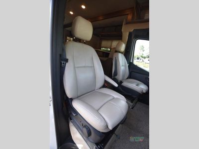 2021 Thor Motor Coach Freedom Elite — photo 11 view