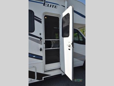 2021 Thor Motor Coach Freedom Elite — photo 29 view