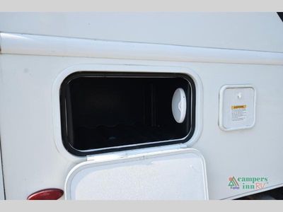2021 Thor Motor Coach Freedom Elite — photo 8 view