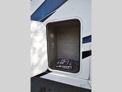 2021 Thor Motor Coach Freedom Elite — photo 20 view