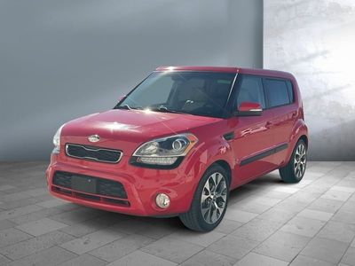 2013 Kia Soul — front three-quarter view