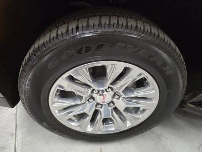 2024 GMC Yukon XL — photo 10 view