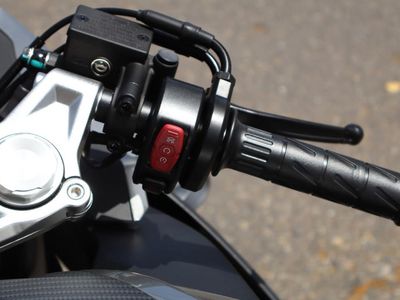 2026 CFMOTO 300SS - Photo 13