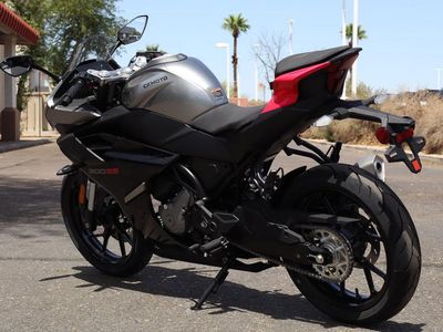 2026 CFMOTO 300SS - Photo 4