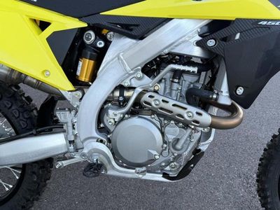 2026 Suzuki RM-Z450 - Photo 3