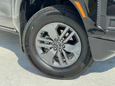 2025 Nissan Frontier - Photo 6