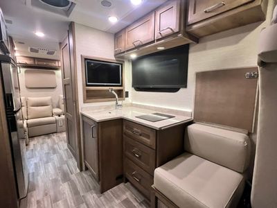 2024 Tiffin WAYFARER - Photo 6