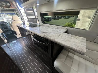 2018 Airstream INTERSTATE — photo 9 view