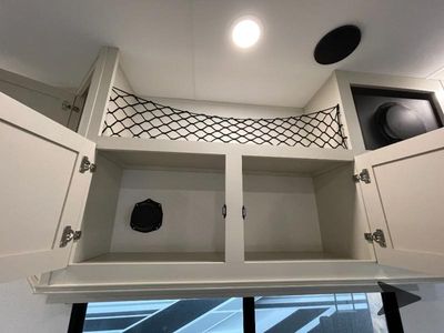 2026 Grand Design Momentum — photo 8 view
