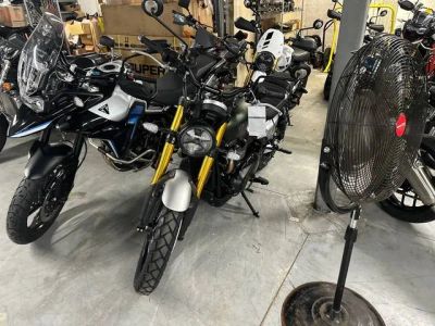 2026 Triumph SCRAMBLER — front three-quarter view