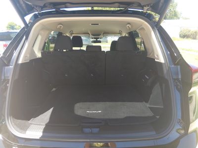 2025 Nissan Rogue — photo 11 view