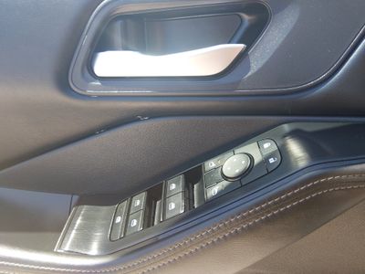 2025 Nissan Rogue — photo 17 view
