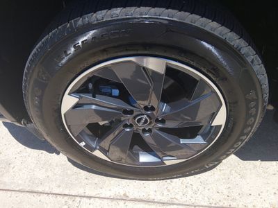 2025 Nissan Rogue — photo 10 view