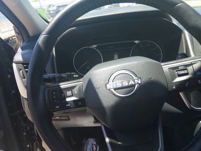 2025 Nissan Rogue — photo 12 view