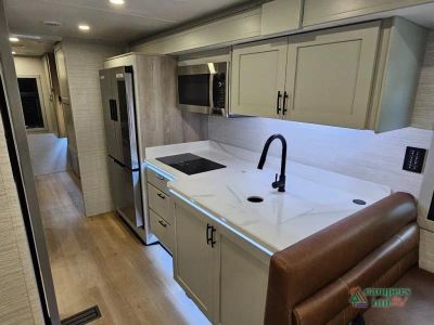 2027 Dynamax Europa — photo 23 view