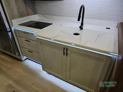2027 Dynamax Europa — photo 24 view