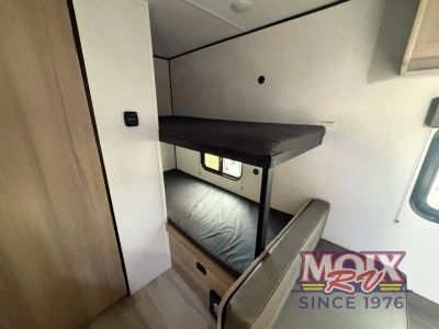 2025 Keystone RV Coleman Light - Photo 12