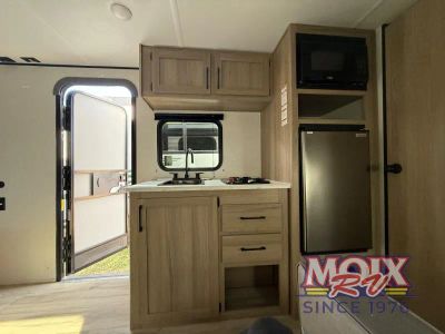 2025 Keystone RV Coleman Light - Photo 13