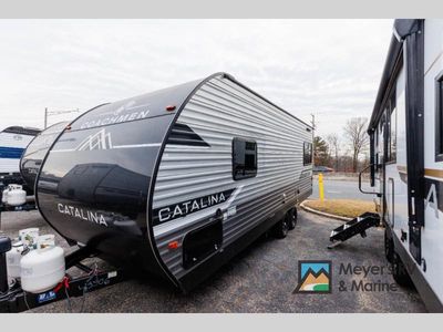 2025 Coachmen RV Catalina Summit Series 8 - Photo 3