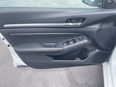 2026 Nissan Altima — photo 10 view