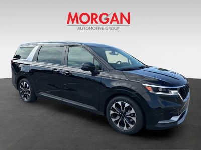 2024 Kia Carnival — side profile view
