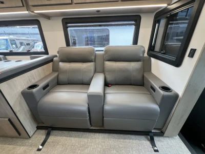 2026 Grand Design LINEAGE SERIES F — photo 14 view