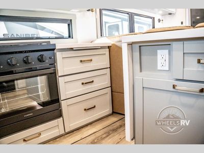 2026 Brinkley Model Z - Photo 22