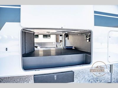2026 Brinkley Model Z - Photo 11