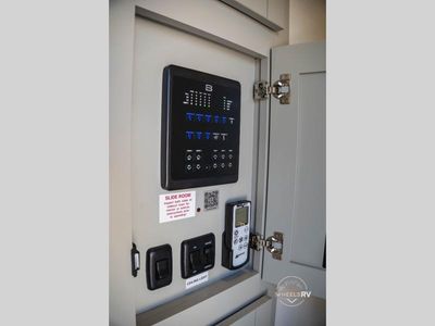 2026 Brinkley Model Z - Photo 28