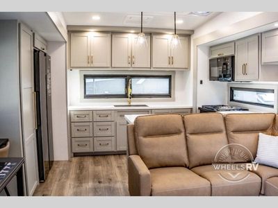 2026 Brinkley Model Z - Photo 17