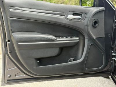 2017 Chrysler 300 - Photo 24
