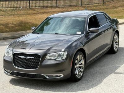 2017 Chrysler 300 - Photo 14