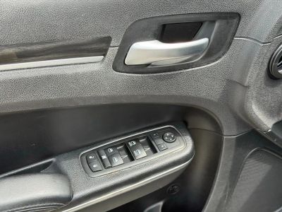 2017 Chrysler 300 - Photo 25