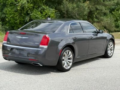 2017 Chrysler 300 - Photo 19