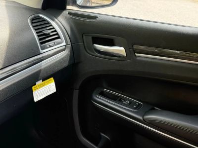 2017 Chrysler 300 - Photo 40