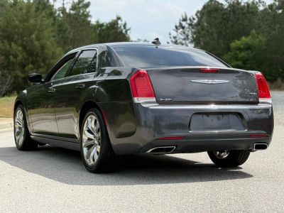2017 Chrysler 300 - Photo 16